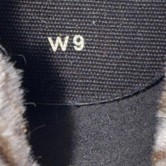 Toms Bryce 9 slip on suede mid sneaker faux fur trim 2902 - Picture 2 of 10